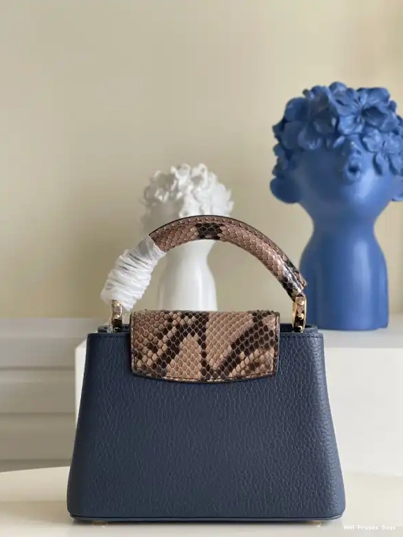 AAA Replica Ru LOUIS MINI CAPUCINES VUITTON 0516